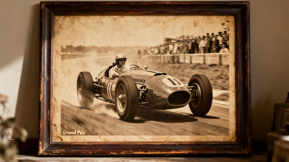 Manifesti Vintage del Gran Premio: Arte e Storia delle Corse a Casa